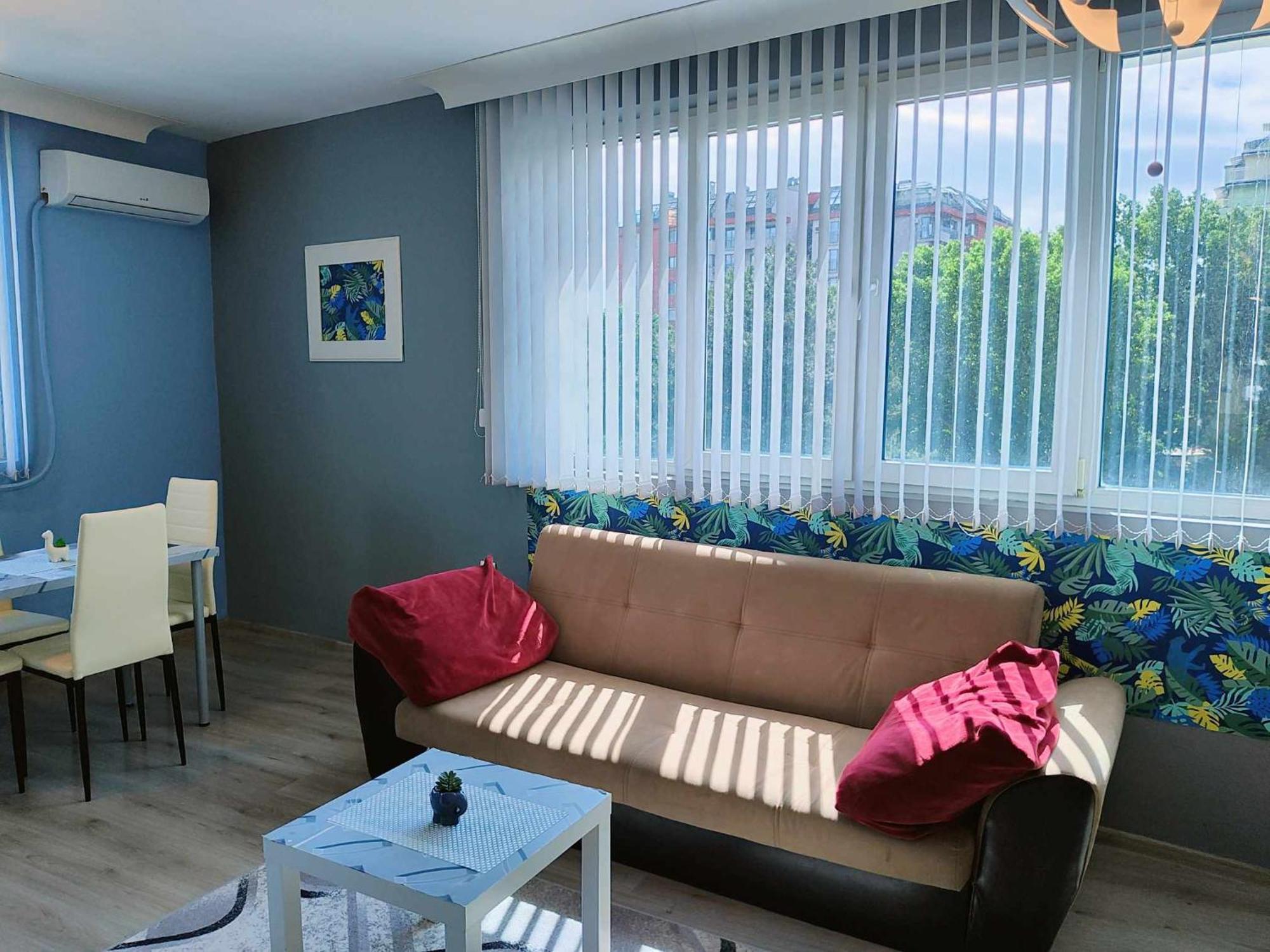 Azure Box Apartment *