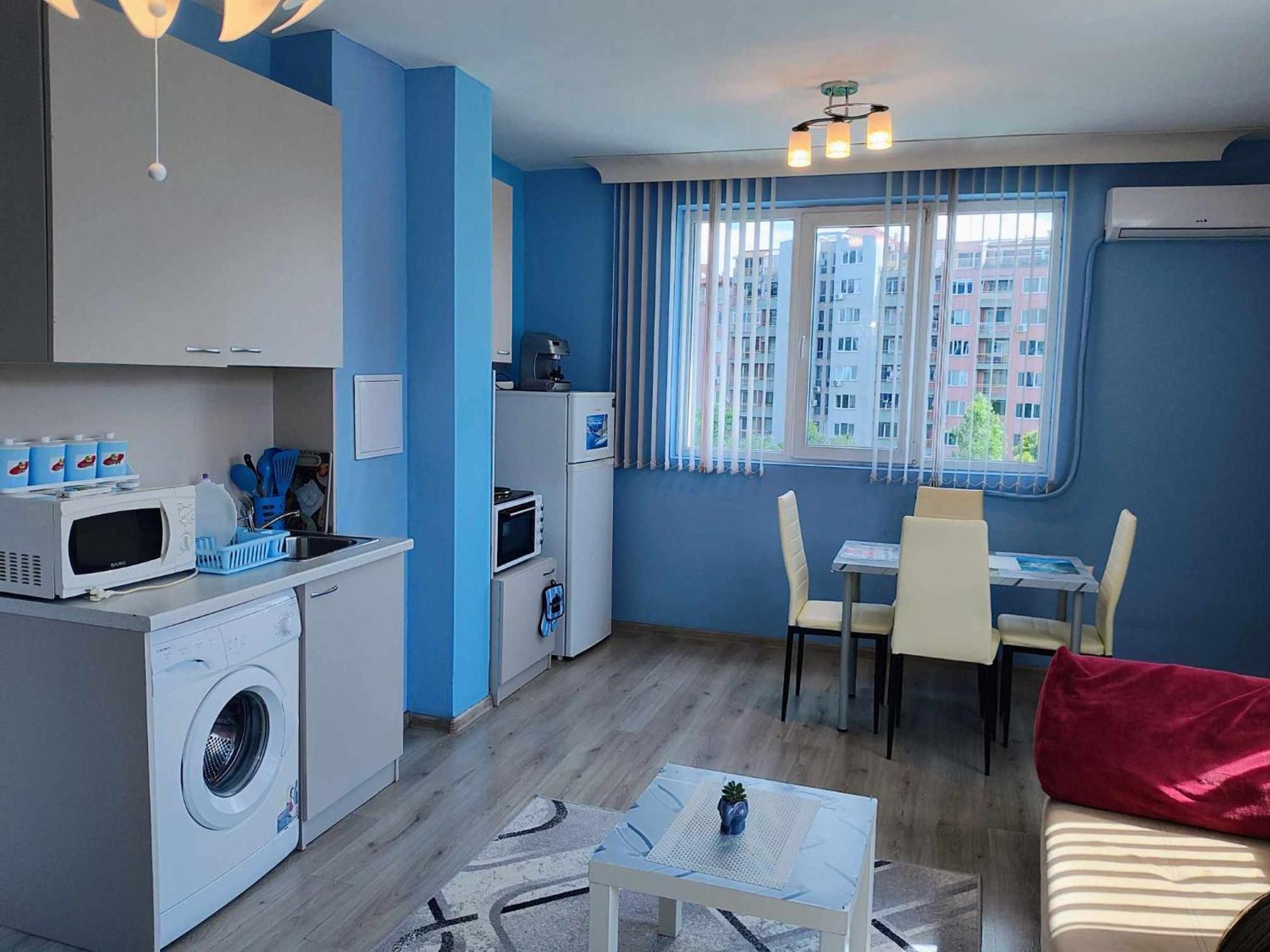 Azure Box Apartment *
